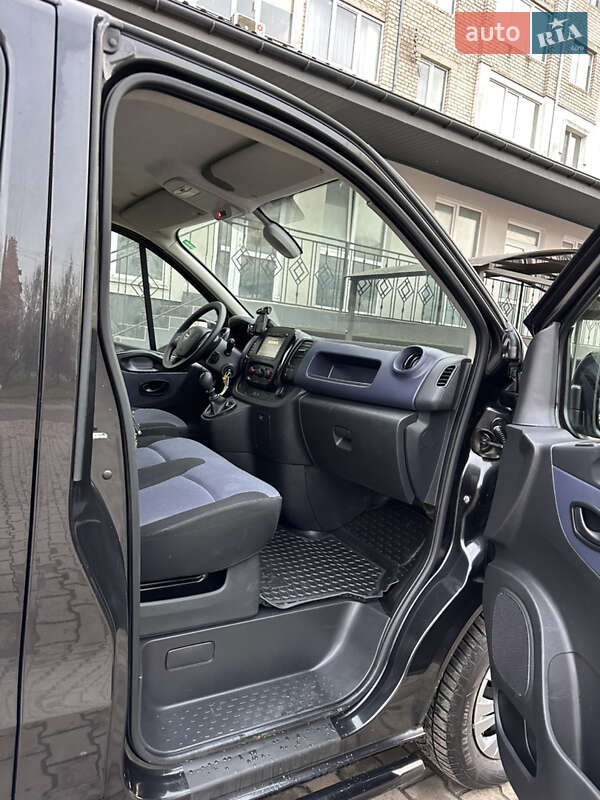 Мінівен Opel Vivaro 2017 в Дубні