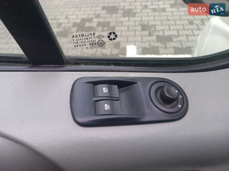 Минивэн Opel Vivaro 2010 в Ковеле