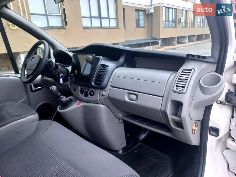 Минивэн Opel Vivaro 2010 в Ковеле