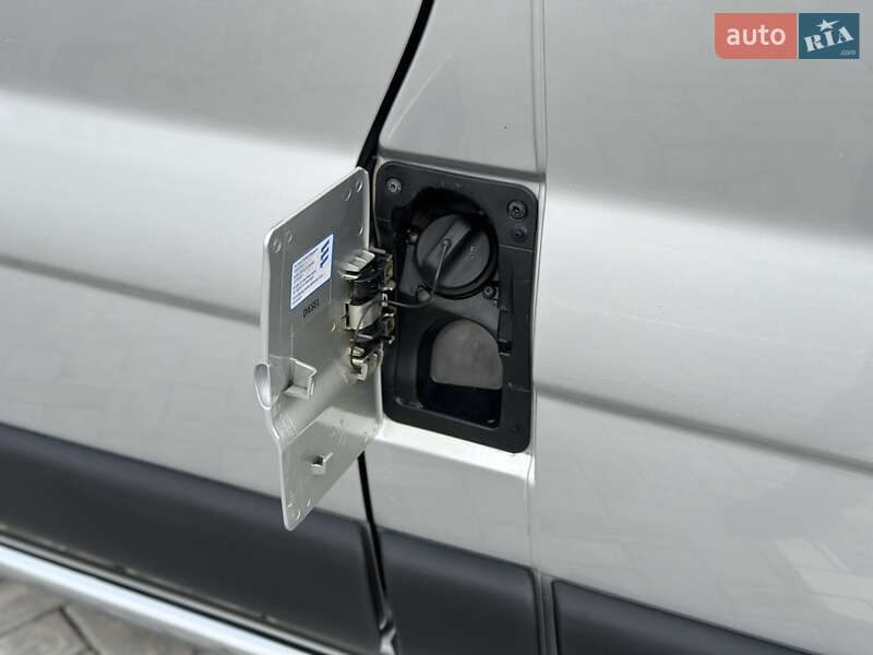 Мінівен Opel Vivaro 2013 в Чернівцях