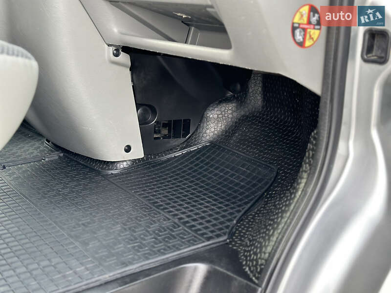 Мінівен Opel Vivaro 2013 в Чернівцях