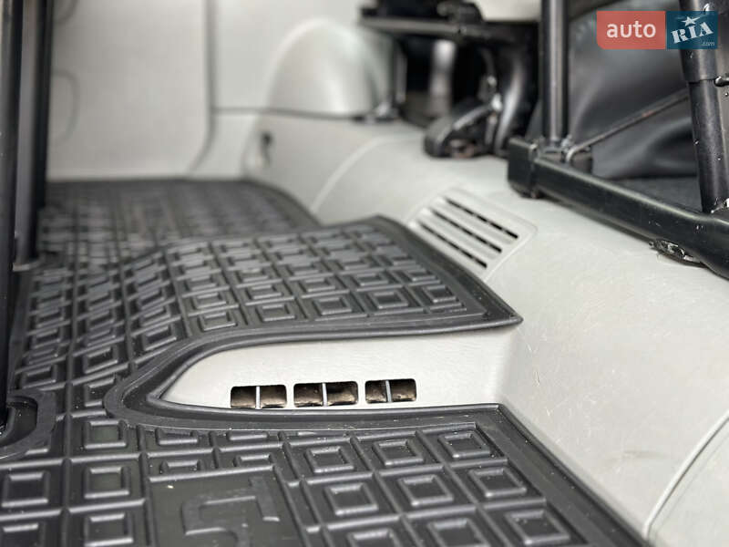 Мінівен Opel Vivaro 2013 в Чернівцях