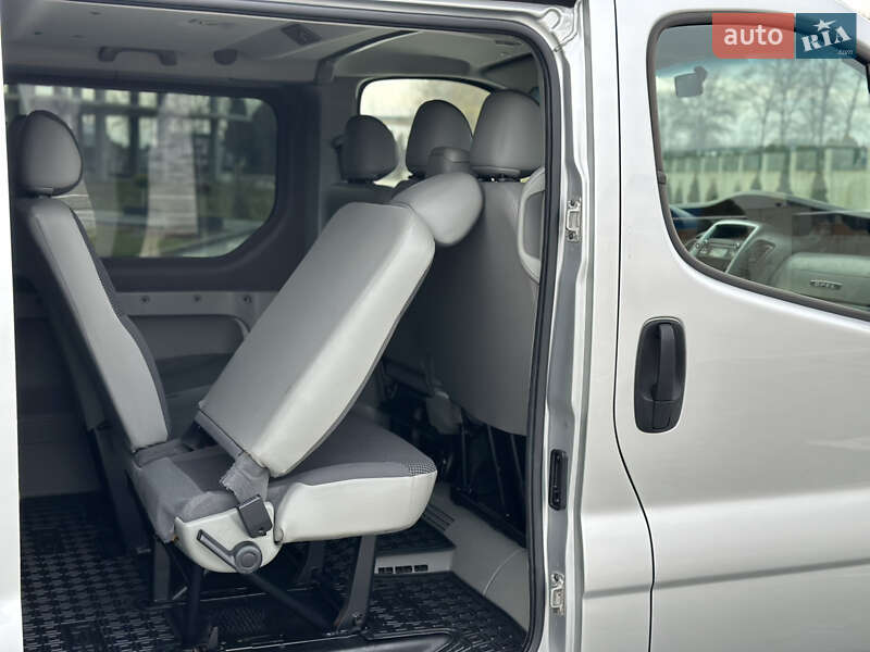 Мінівен Opel Vivaro 2013 в Чернівцях