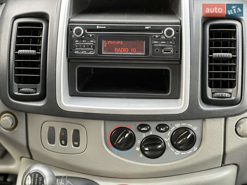 Мінівен Opel Vivaro 2013 в Чернівцях