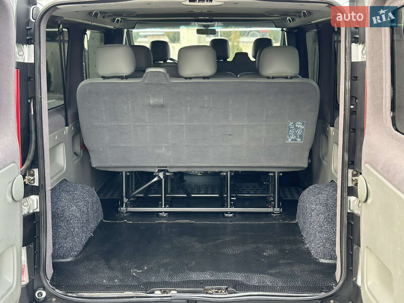 Мінівен Opel Vivaro 2013 в Чернівцях