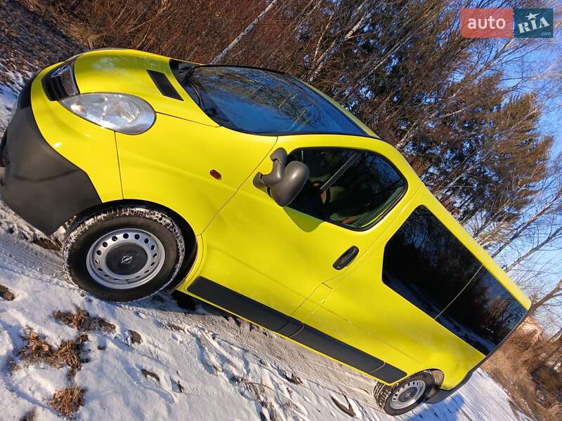 Мінівен Opel Vivaro 2009 в Звягелі