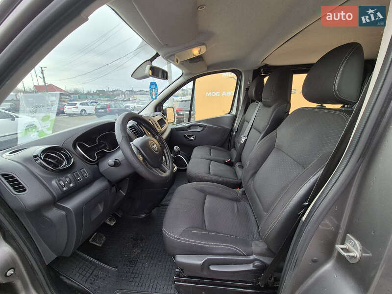 Грузовой фургон Opel Vivaro 2015 в Ровно