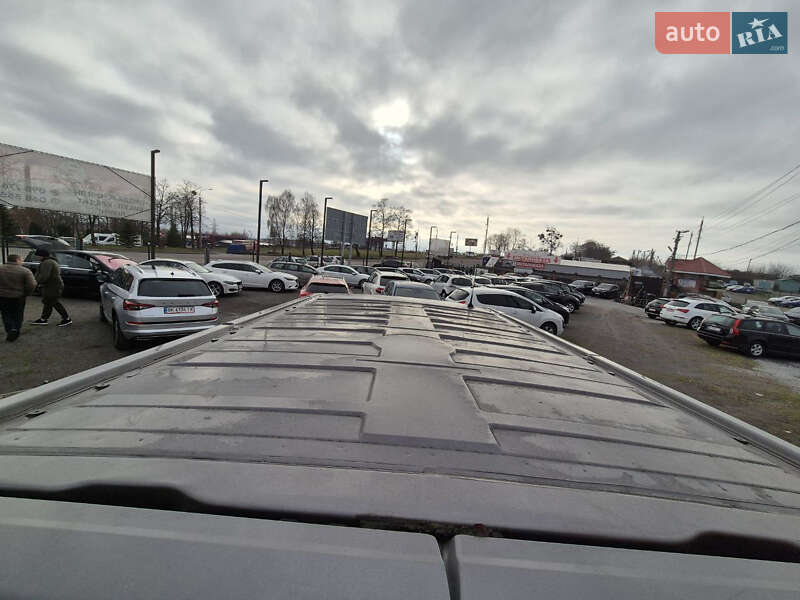 Грузовой фургон Opel Vivaro 2015 в Ровно