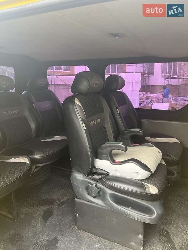 Мінівен Opel Vivaro 2004 в Новояворівську