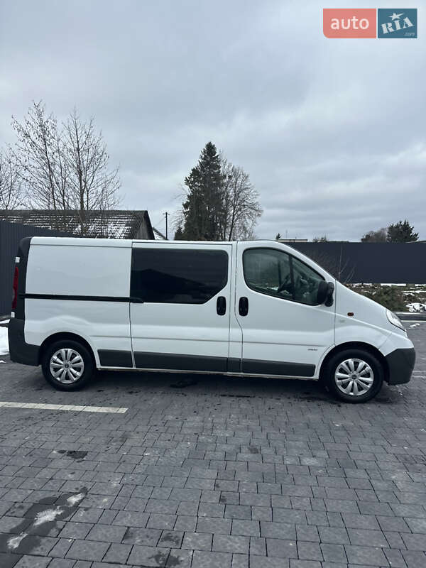 Минивэн Opel Vivaro 2010 в Самборе