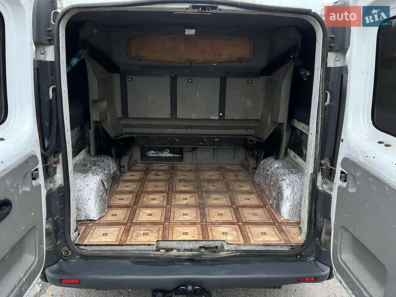 Минивэн Opel Vivaro 2001 в Теофиполе