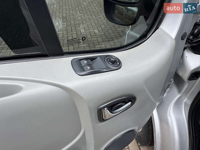 Мінівен Opel Vivaro 2012 в Ковелі фото 37 Мінівен Opel Vivaro 2012 в Ковелі