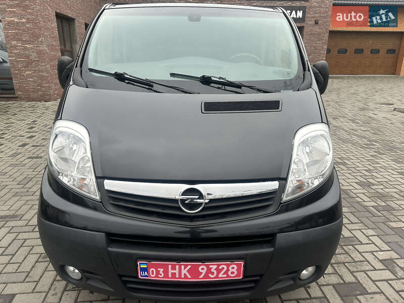 Грузовой фургон Opel Vivaro 2012 в Ровно