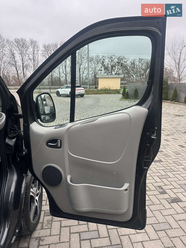 Грузовой фургон Opel Vivaro 2012 в Ровно