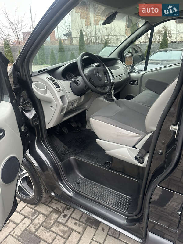 Грузовой фургон Opel Vivaro 2012 в Ровно