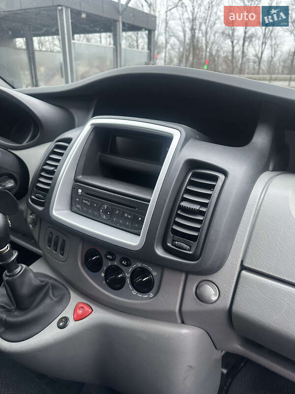 Грузовой фургон Opel Vivaro 2012 в Ровно