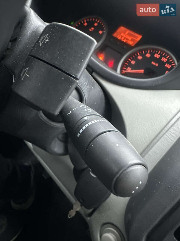 Грузовой фургон Opel Vivaro 2012 в Ровно