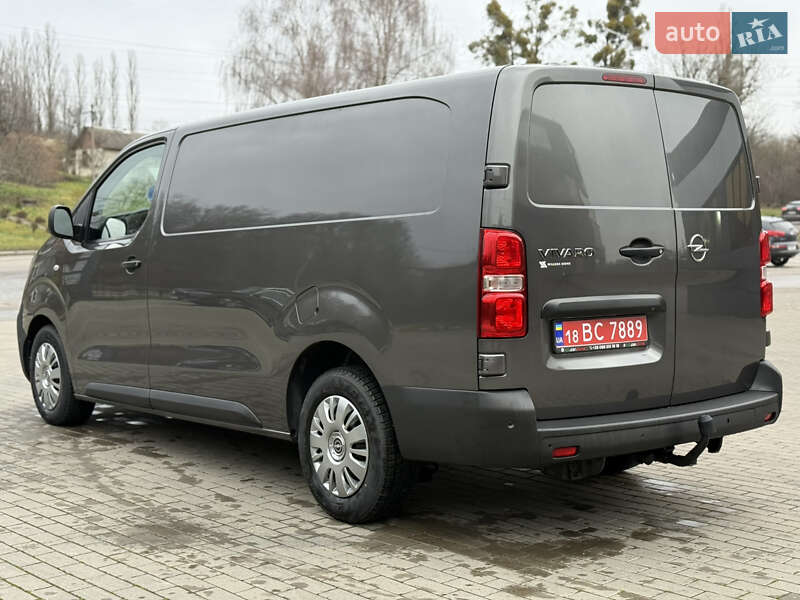 Вантажний фургон Opel Vivaro 2020 в Рівному