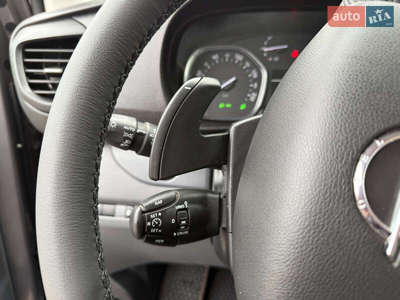 Вантажний фургон Opel Vivaro 2020 в Рівному