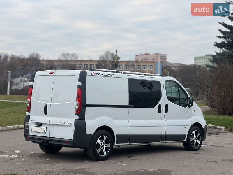 Минивэн Opel Vivaro 2014 в Ровно