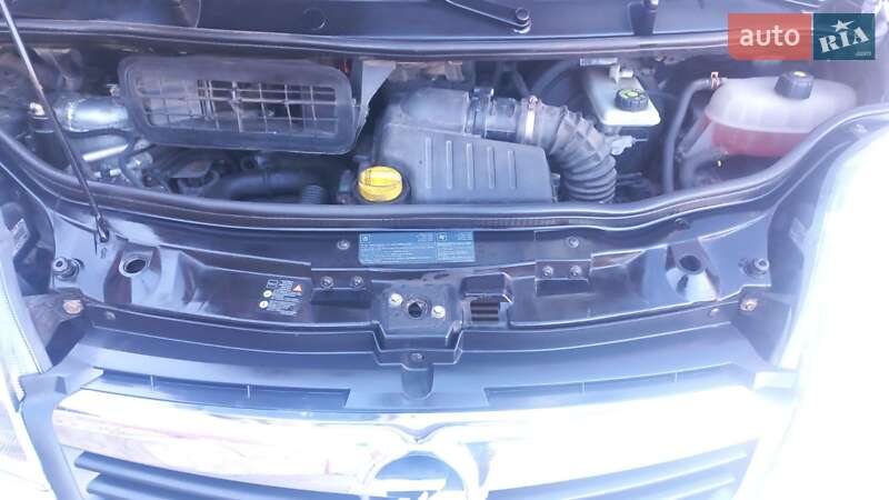 Мінівен Opel Vivaro 2011 в Івано-Франківську