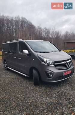 Вантажний фургон Opel Vivaro 2017 в Калуші