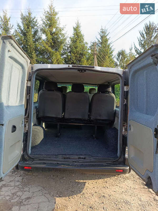 Минивэн Opel Vivaro 2003 в Иваничах