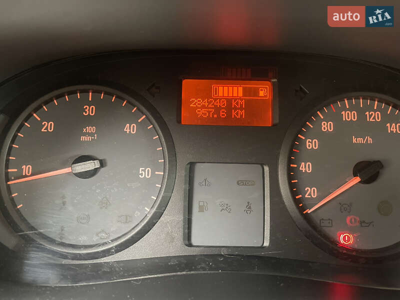 Вантажний фургон Opel Vivaro 2010 в Борисполі