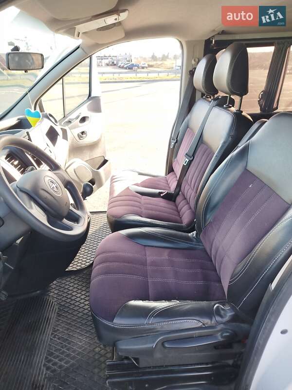 Мінівен Opel Vivaro 2016 в Львові