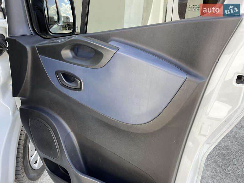 Вантажопасажирський фургон Opel Vivaro 2018 в Львові