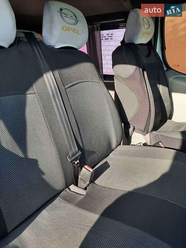 Минивэн Opel Vivaro 2006 в Кривом Роге