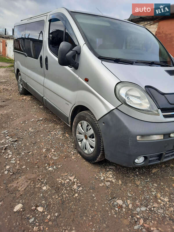 Минивэн Opel Vivaro 2006 в Кривом Роге