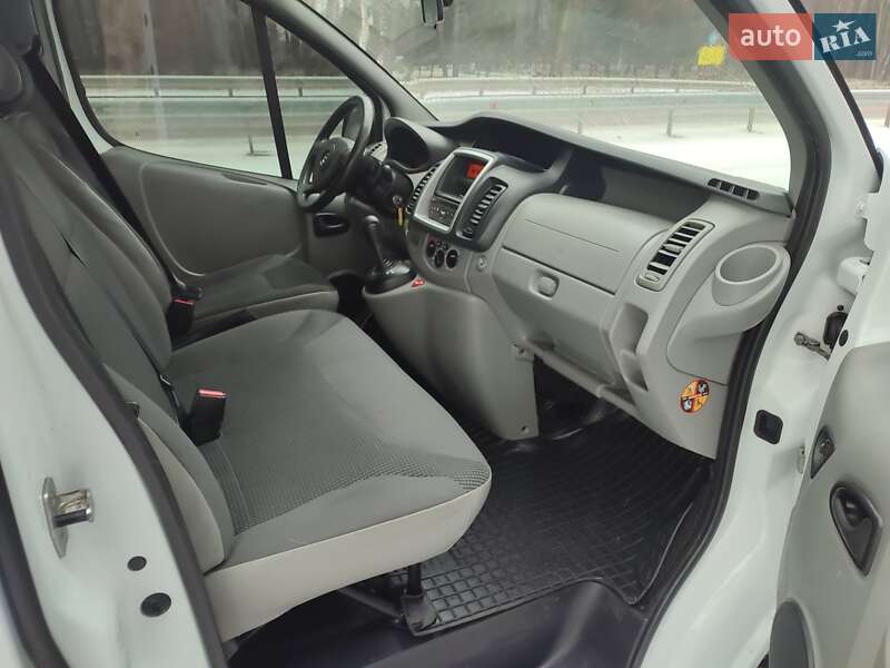 Мінівен Opel Vivaro 2011 в Дубні фото 11 Мінівен Opel Vivaro 2011 в Дубні