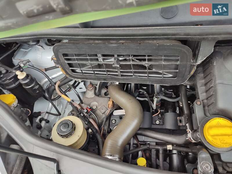 Мінівен Opel Vivaro 2011 в Дубні фото 20 Мінівен Opel Vivaro 2011 в Дубні