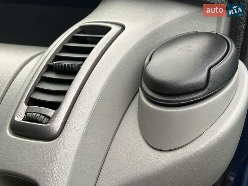 Мінівен Opel Vivaro 2009 в Карлівці