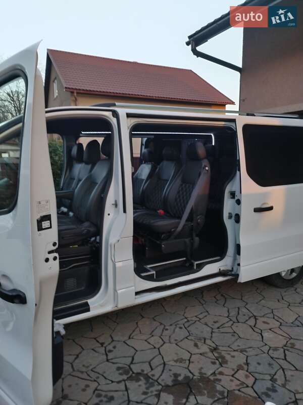 Мінівен Opel Vivaro 2015 в Нересниці