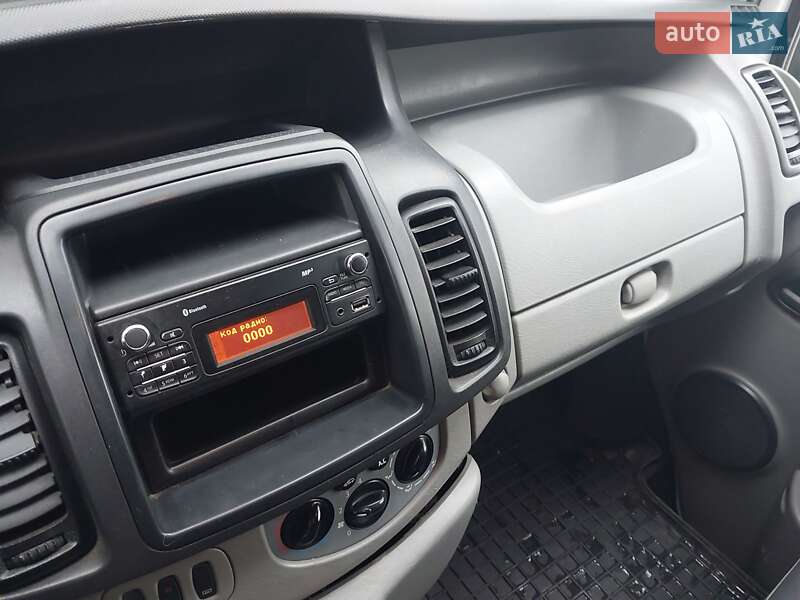 Грузопассажирский фургон Opel Vivaro 2013 в Жидачове