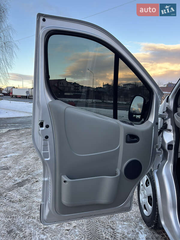 Минивэн Opel Vivaro 2012 в Луцке фото 37 Минивэн Opel Vivaro 2012 в Луцке