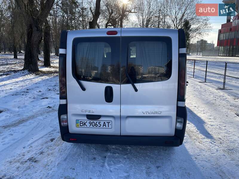 Мінівен Opel Vivaro 2005 в Рівному фото 7 Мінівен Opel Vivaro 2005 в Рівному