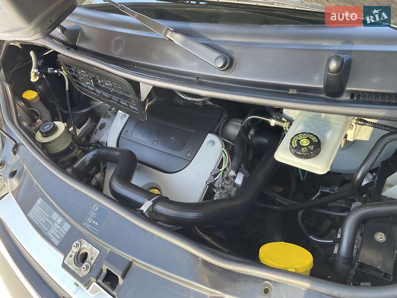 Мінівен Opel Vivaro 2005 в Рівному фото 17 Мінівен Opel Vivaro 2005 в Рівному