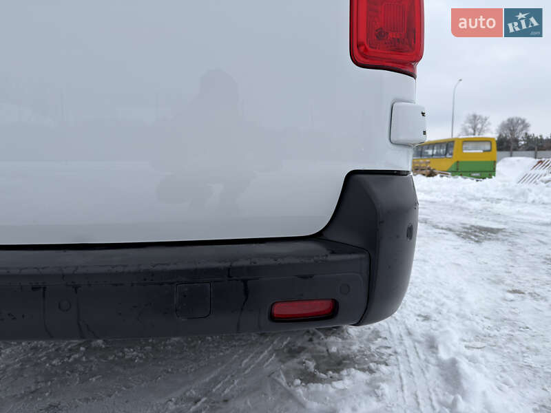 Вантажний фургон Opel Vivaro 2020 в Радивиліві