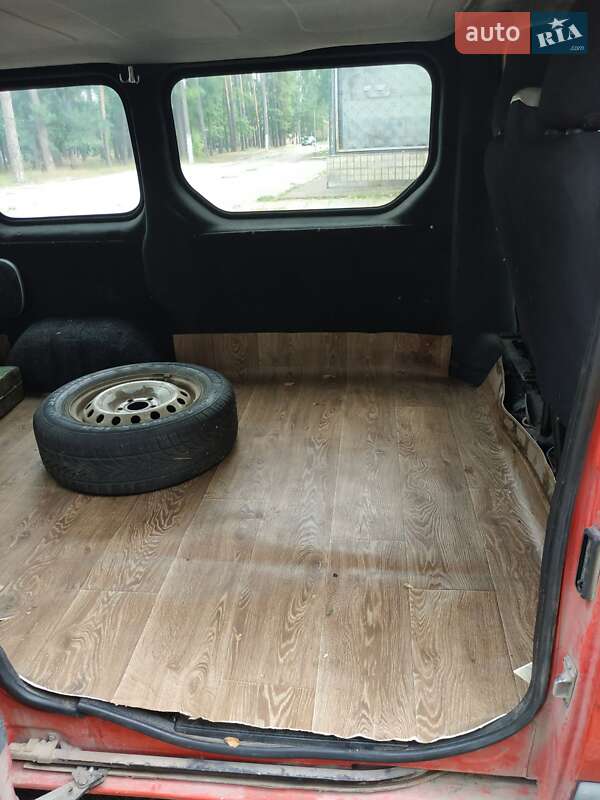 Мінівен Opel Vivaro 2001 в Іршанському