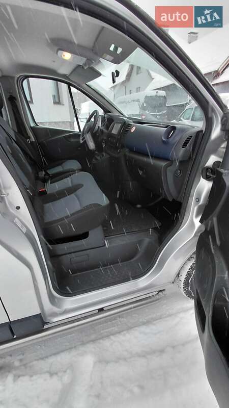 Мінівен Opel Vivaro 2019 в Долині