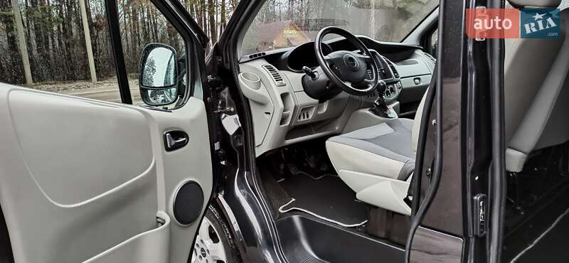 Минивэн Opel Vivaro 2013 в Дубно