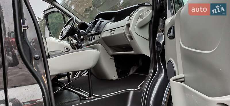 Минивэн Opel Vivaro 2013 в Дубно