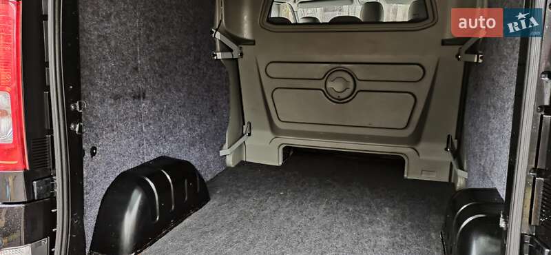 Минивэн Opel Vivaro 2013 в Дубно