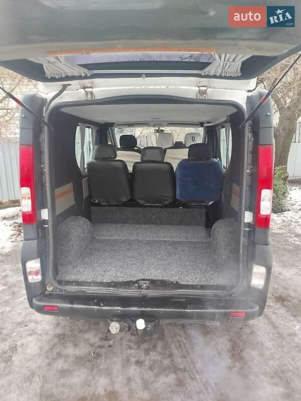 Грузопассажирский фургон Opel Vivaro 2006 в Изюме