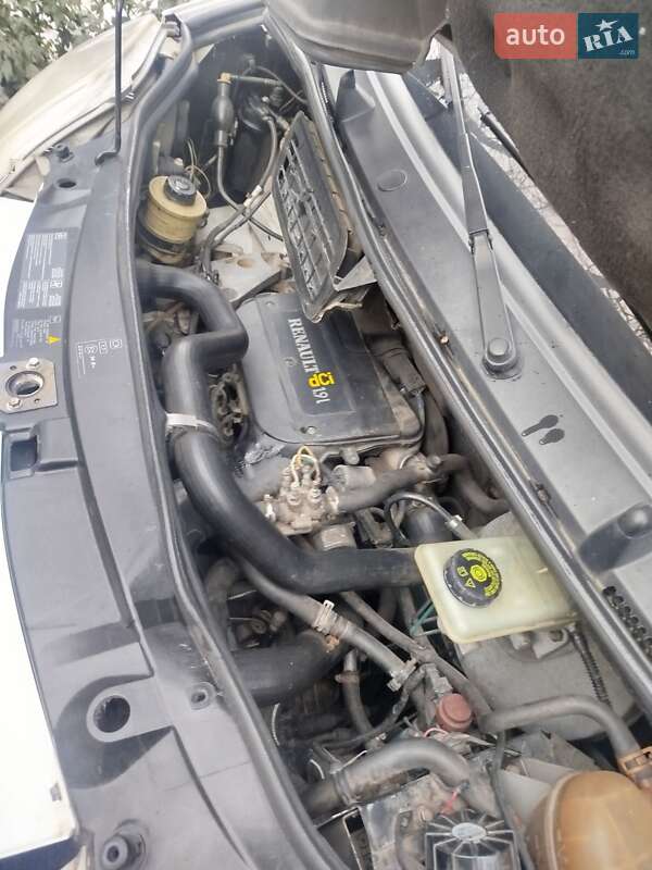 Грузопассажирский фургон Opel Vivaro 2006 в Изюме