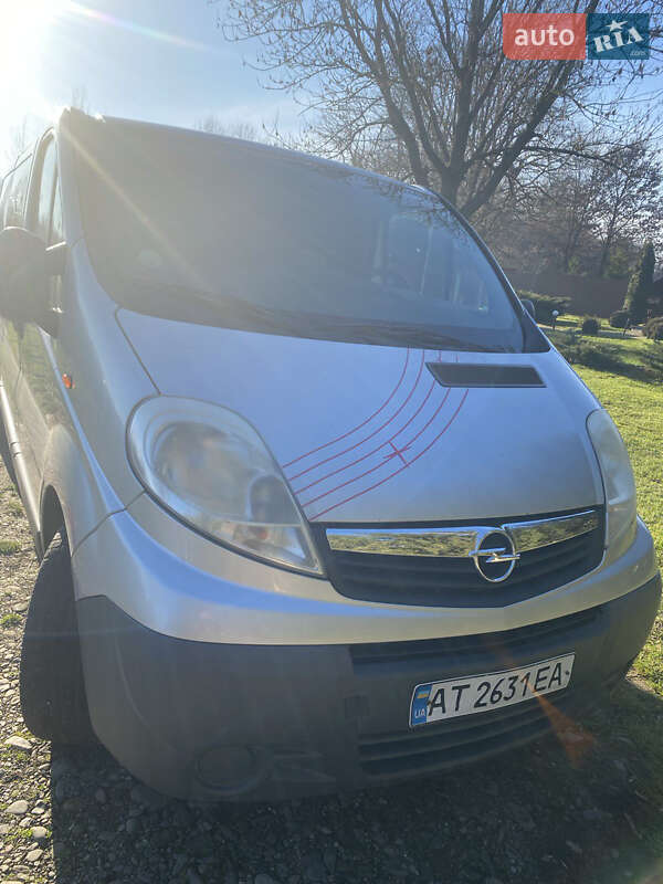 Opel Vivaro 2012
