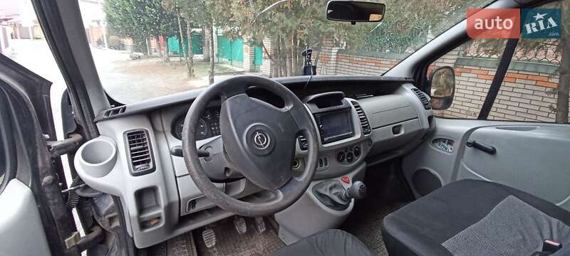 Минивэн Opel Vivaro 2004 в Горишних Плавнях